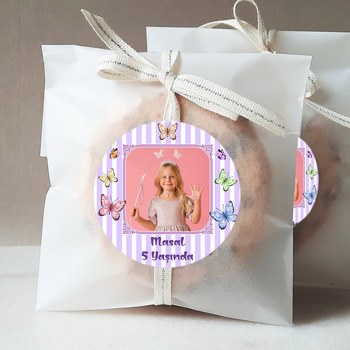 Renkli Kelebekler ile Pembe Flama Temalı Sticker