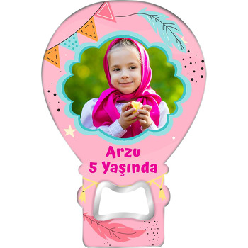 Renkli Tüyler ile Pembe Fon Temalı Balon Ahşap Magnet 