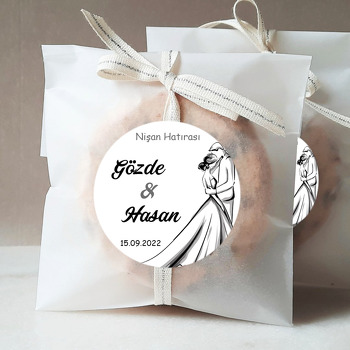 Romantik Gelin ile Damat Çizim Temalı Sticker