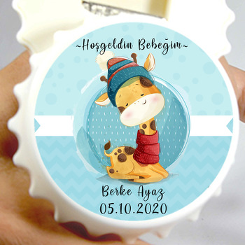 Şapkalı Zürafa Temalı Kapak Şekilli Magnet Açacak