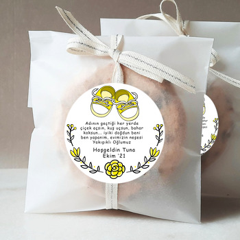 Sarı Bebek Ayakkabılı Temalı Sticker