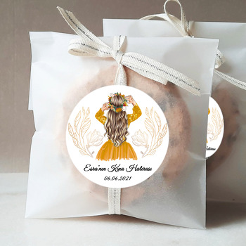 Sarı Elbiseli Kız ile Nişan Temalı Sticker