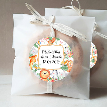 Sevimli Amazon Temalı Doğum Günü Sticker