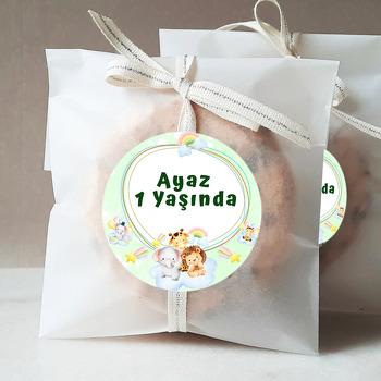 Sevimli Hayvanlar ile Soft Yeşil Fon Temalı Sticker