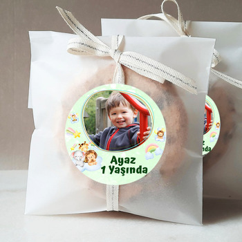Sevimli Hayvanlar ile Soft Yeşil Fon Temalı Sticker