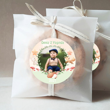 Sevimli Soft Hayvanlar ile Yaprak Çerçeve Temalı Sticker