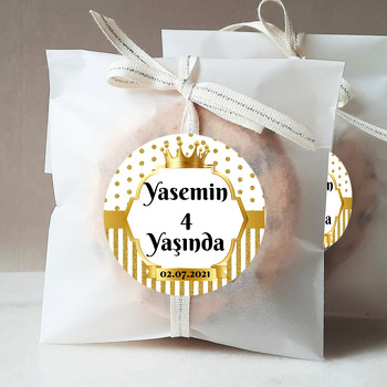 Simli Beyaz Puantiye ile Gold Çerçeve Temalı Sticker