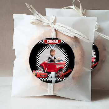 Şimşek Mcqueen 4 Yaş Temalı Sticker