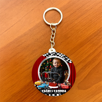 Şimşek Mcqueen Sahne Temalı Daire Plastik Anahtarlık