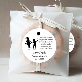 Siyah Beyaz Abla Kardeş Temalı Sticker