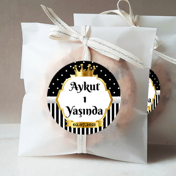 Siyah Beyaz Puantiye ile Gold Çerçeve Temalı Sticker
