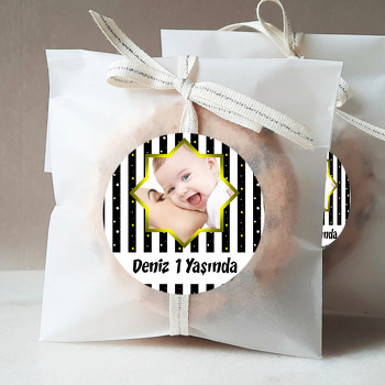 Siyah Beyaz Yıldız Temalı Resimli Sticker