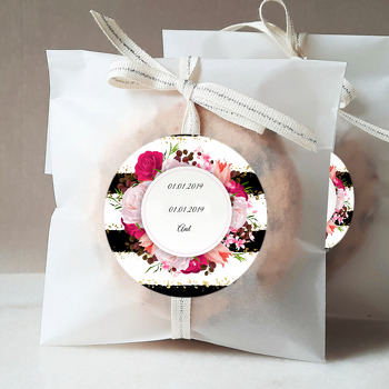 Siyah Beyaz Zeminli Pembe Gül Temalı Söz Nişan Nikah Sticker