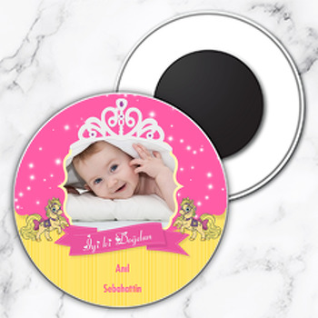 Taçlı Prenses Temalı Daire Plastik Magnet 01