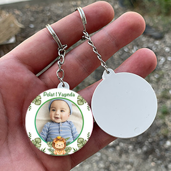 Taçlı Yavru Aslan ile Yapraklar Temalı Daire Plastik Doğum Günü Anahtarlık