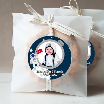 Türk Bayraklı Astronot Temalı Resimli Sticker