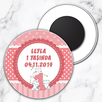 Üç Kedi Temalı 1 Yaş Daire Plastik Magnet