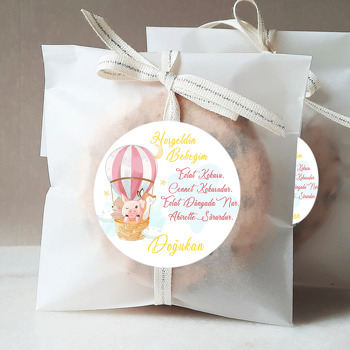 Uçan Balonlu Domuzcuk Temalı Sticker