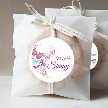 Uçuşan Pembe Kelebekler Temalı Sticker