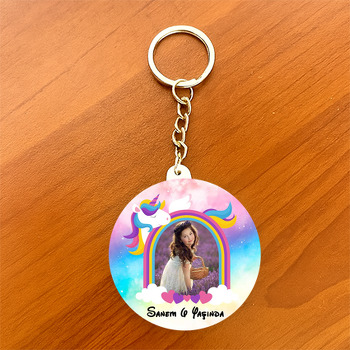 Unicorn ile Gökkuşağı Çerçeve Temalı Daire Plastik Anahtarlık