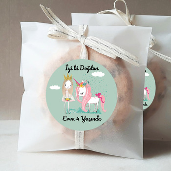 Unicorn ile Gold Taçlı Sevimli Prenses Temalı Sticker