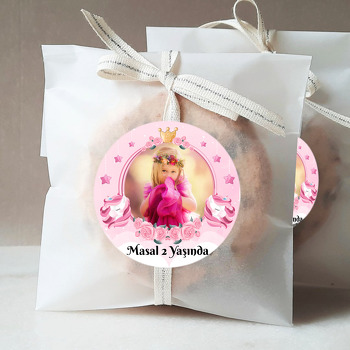 Unicorn ile Pembe Bulutlar Temalı Sticker