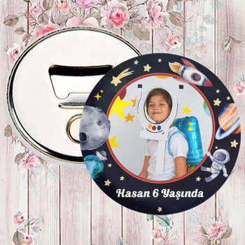 Uzayda Astronot ile Yıldızlar Temalı Magnet Açacak