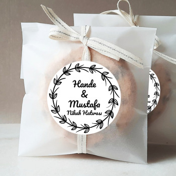 Yaprak Dairesel Siyah Çizgisel Çerçeve Temalı Sticker