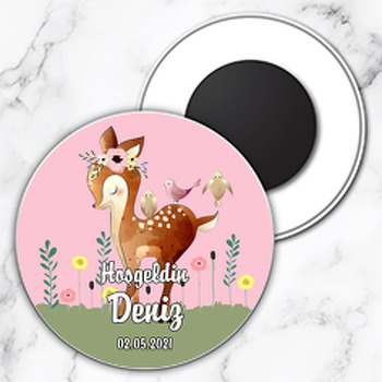 Yavru Geyik ve Kuşlar ile Pembe Gökyüzü Temalı Daire Plastik Magnet