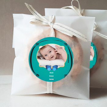 Yeşil Fonlu Temalı Bebek Sticker